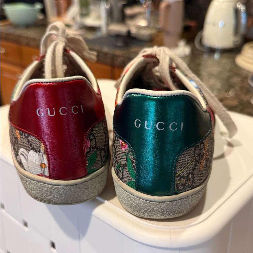 Gucci ladies Ace GG Flora Sneakers - Picture 3 of 6